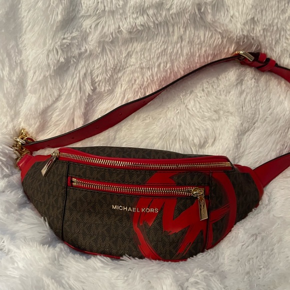 Michael Kors Crossbody Fanny Pack - Picture 2 of 10
